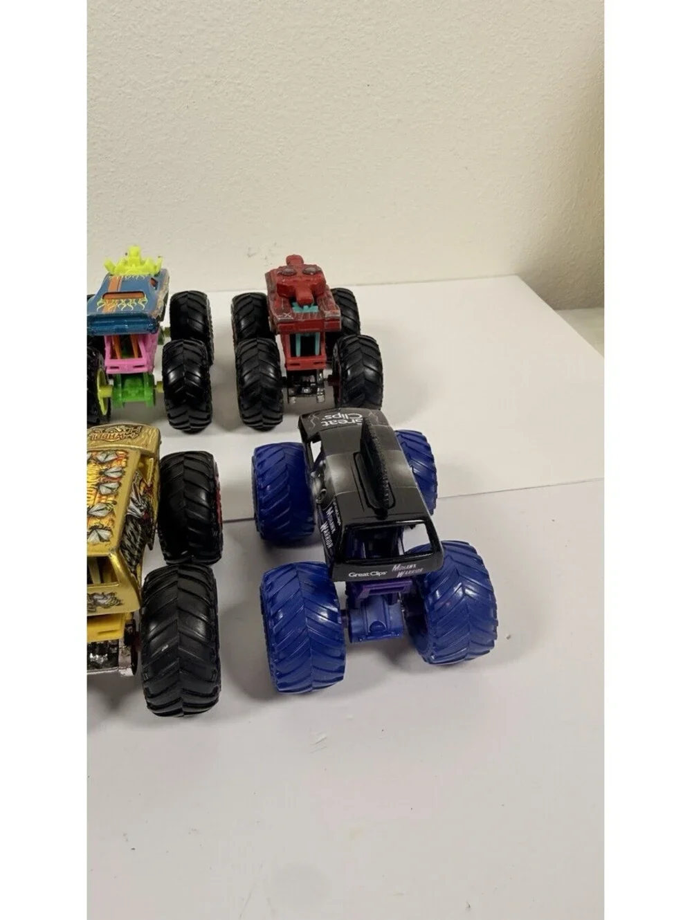 Monster Jam  Monster Trucks Lot of 8 (Scale 1:64)